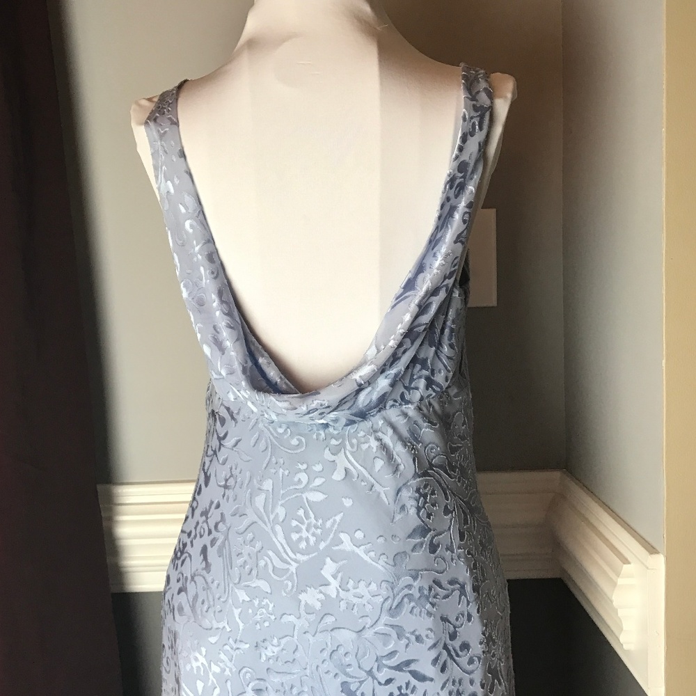 Nicole Miller Blue lace sleeveless trumpet dress